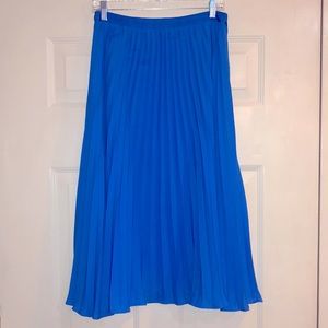 Banana Republic Blue Pleated Midi Skirt Size 6 EUC